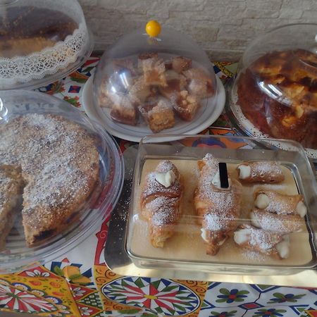 Bed & Breakfast Delle Palme Trapani Ngoại thất bức ảnh